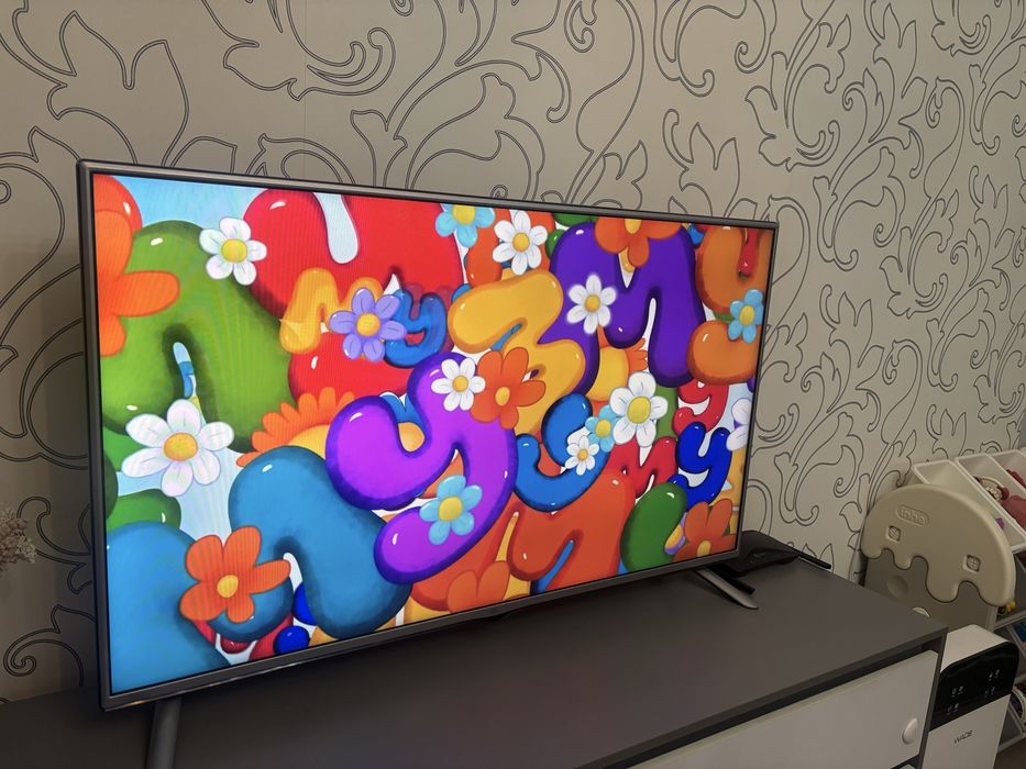 Телевизор LG.