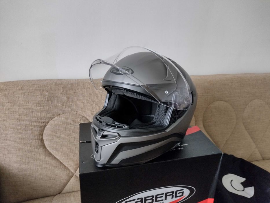 Продавам каска Caberg Avalon, перфектна, 170 лева