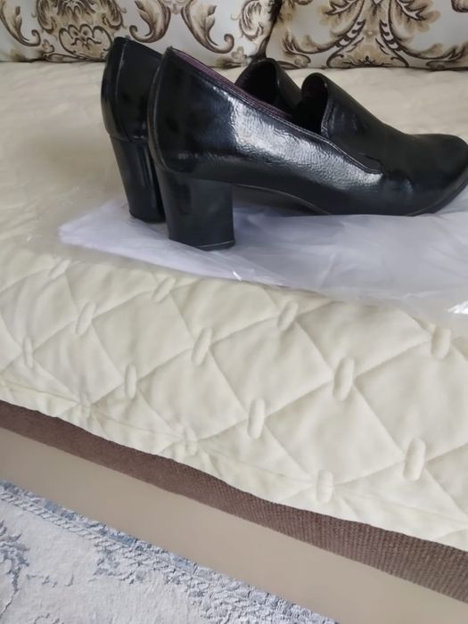 Туфли 37 размер лакированные