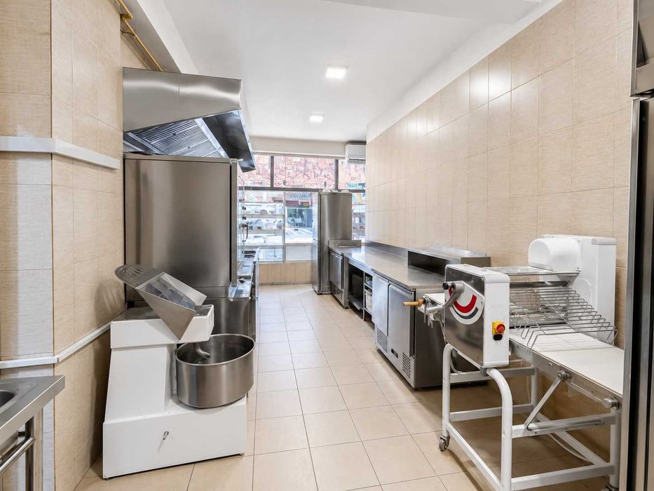 Spațiu comercial stradal 57 mp –Calea Ferentari nr. 83 | Lângă Mega Image | Vad intens | Ideal magazin, cofetărie, coffee-to-go, bar, beauty, servicii