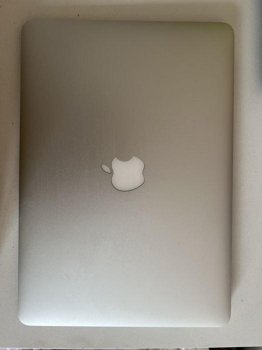Продам MacBook air 13 2017