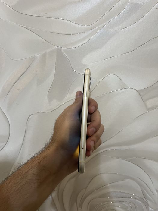 Продам IPhone 11 64gb