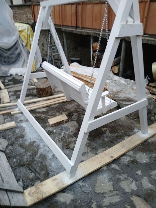 Дървена градинска люлка