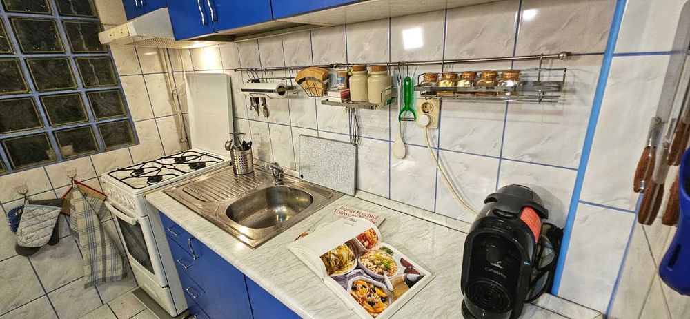 Vand apartament 2 camere, mobilat si utilat.