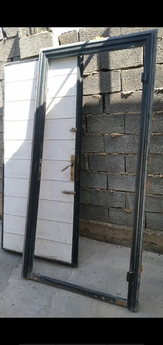 Б/у металлически двер