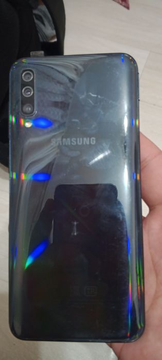 Продам Самсунг а50 состояние отличное