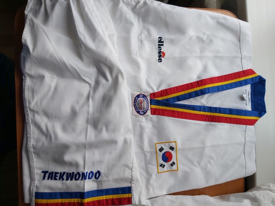 Кимоно и амуниции продам