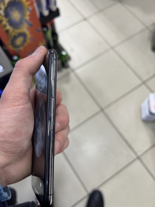 Iphone x srochna sotiladi