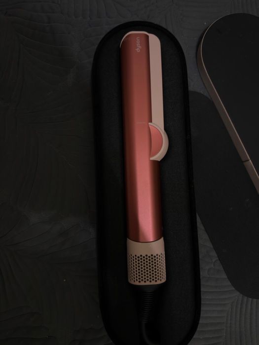 Продам dyson airstrait