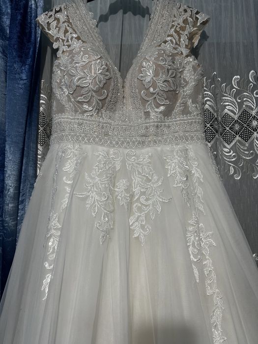Vând rochie de mireasă(citiți descrierea)