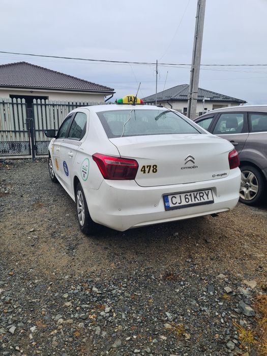 Firmă taxi cu mașina Citroen C-elysee