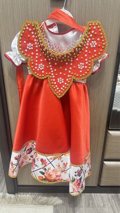 Продам детское платье.