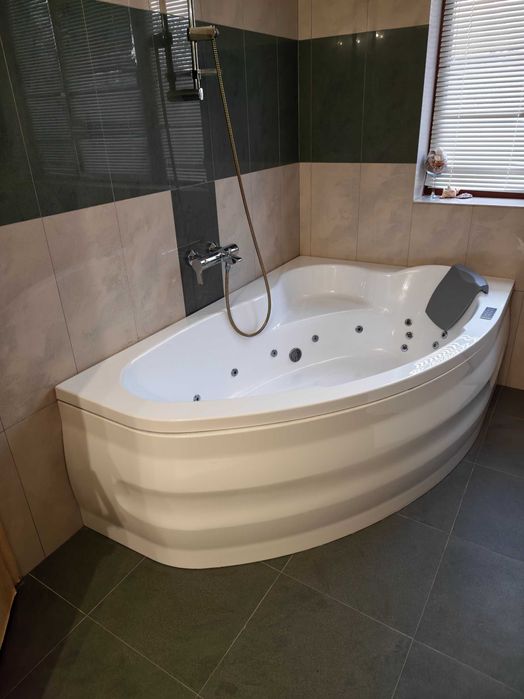 Хидромасажна вана джакузи ъглова
