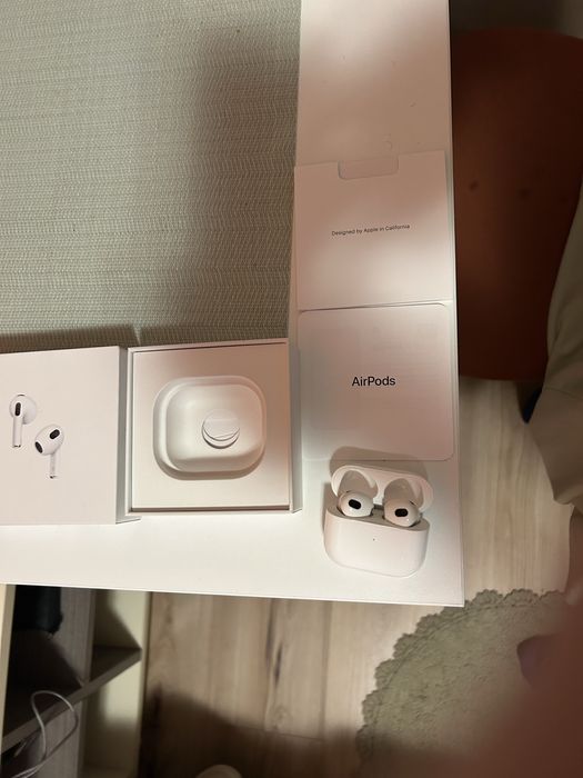 Airpod 3 слушалките са като нови