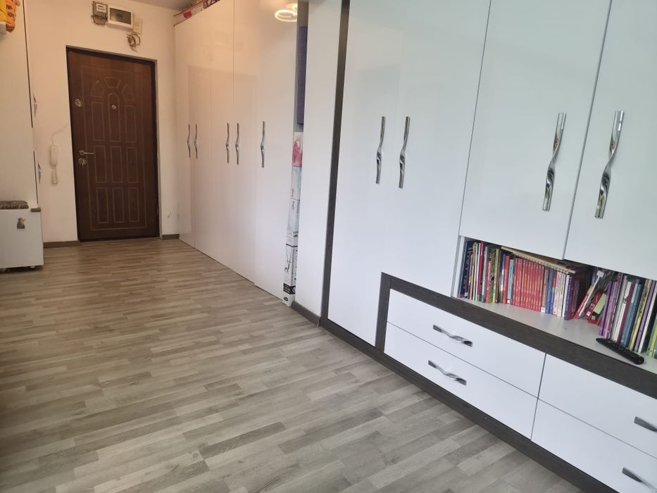 Proprietar, vand ap. 2Camere Stradal cu vedere pe spate, Orientare SudEst
