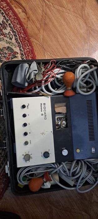 Продам ЭКГ винтажный медприбор,BIOCARD Chirana(Чехословакия)