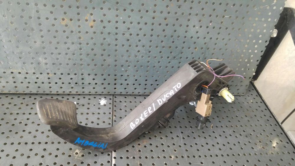 Pedala ambreiaj 2.3 d fiat ducato 250 2582501056