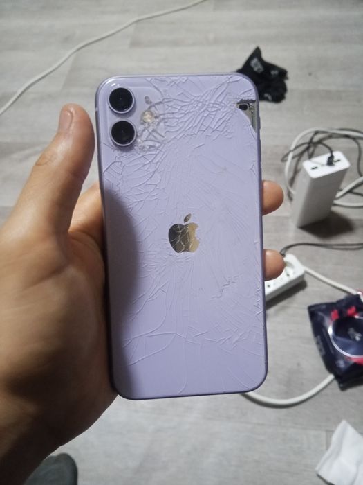 Айфон 11 работает саудасы бар