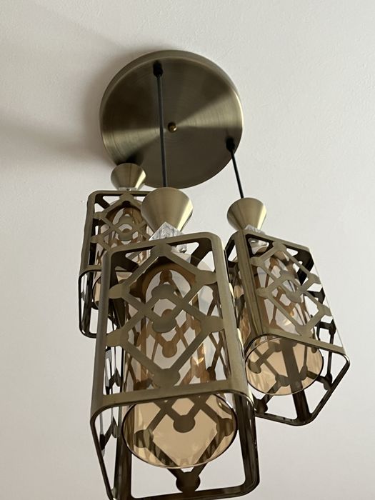 Люстра в хорошем состояний