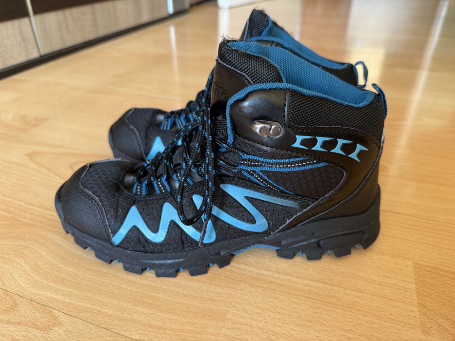 Crane туристически обувки