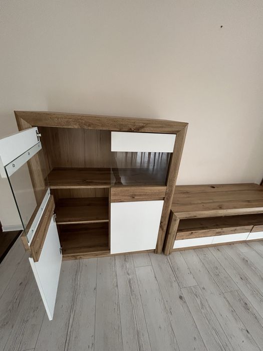 Тв секция  или холен модул .