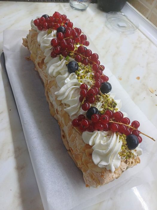 Торты и пирожные для кафе и ресторанов ,торты на заказ