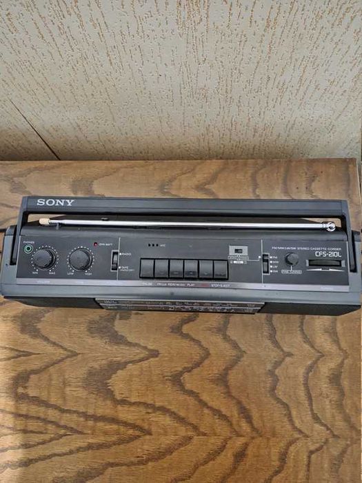 Радио касетофон SONY