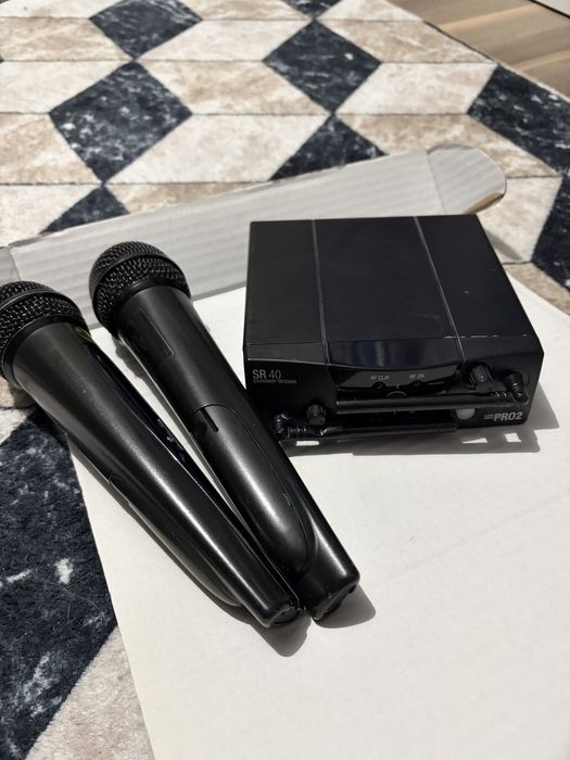 Microfoane  AKG mini , Shure si boxa