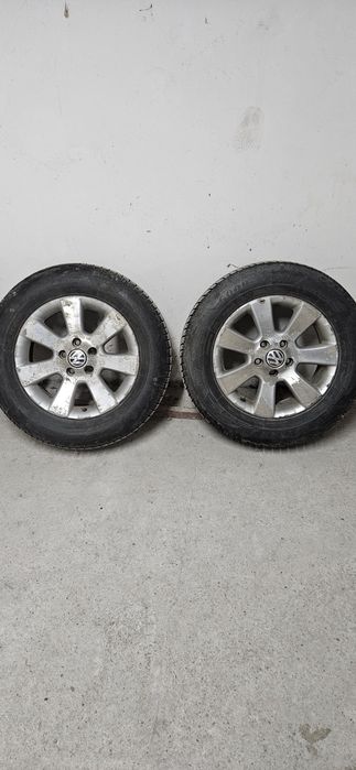 Джанти с зимни  гуми 215 65 16 vw