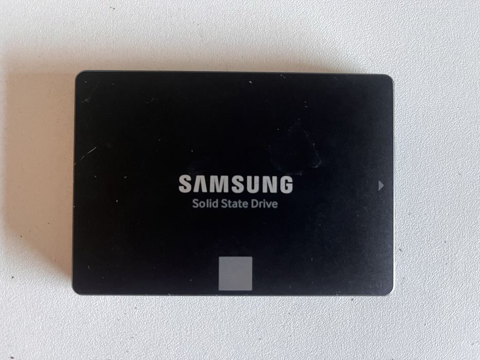 Продам SSD Samsung 870 EVO 1 ТВ