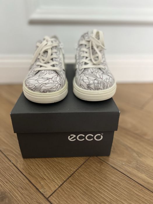 Продается детская обувь ECCO