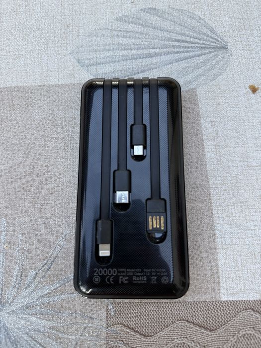 Преносима батерия (Power Bank) 20 000 mAh с вградени кабели