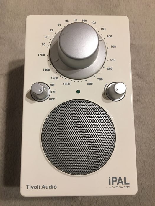 Radio Tivoli Audio iPAL by Henry Kloss