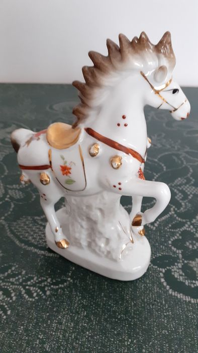 Статуэтка коня..