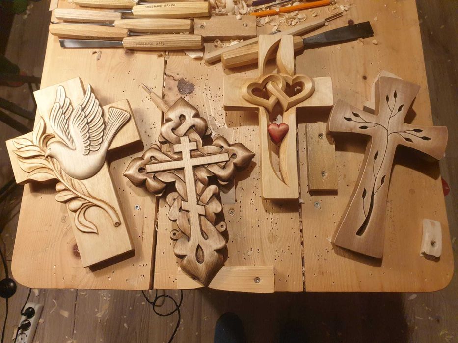 Cruci si icoane din lemn sculptate manual - cadouri cununie, casa
