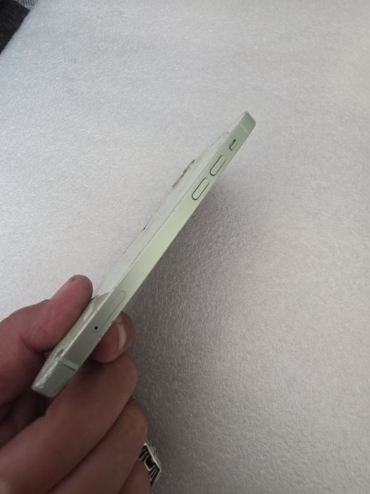 IPhone 12 за части