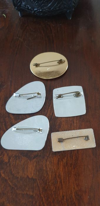 Броши значки металл