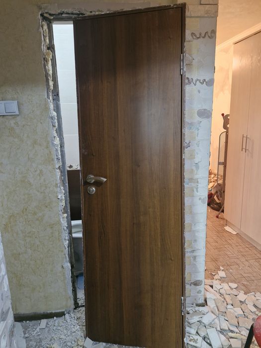 Срочно продам двери
