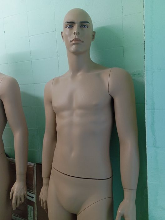 Маникен мужчина.