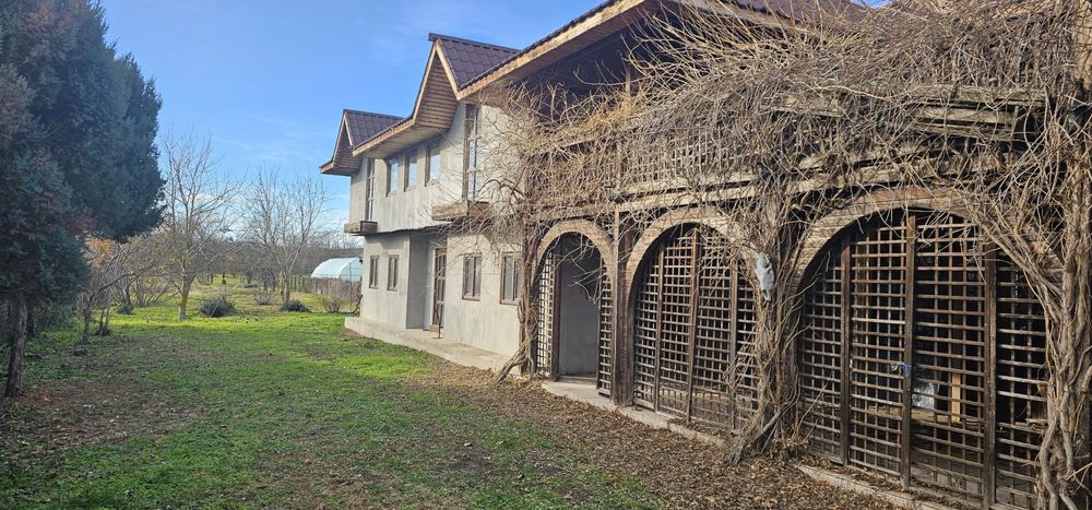 DOUA CASE + TEREN la 50km de Bucuresti