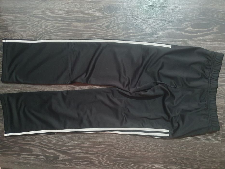 Trening Adidas nou
