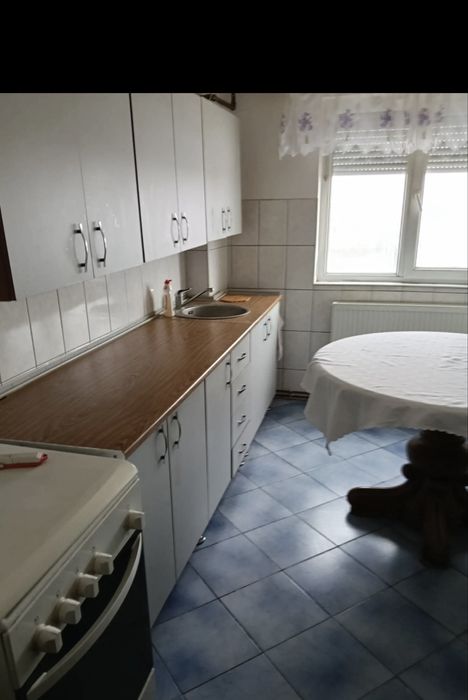 Vand apartament Ineu 68 mp