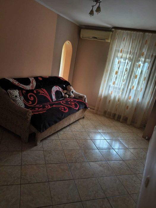 Inchiriez apartament cu 3 camere zona Ultracentrala