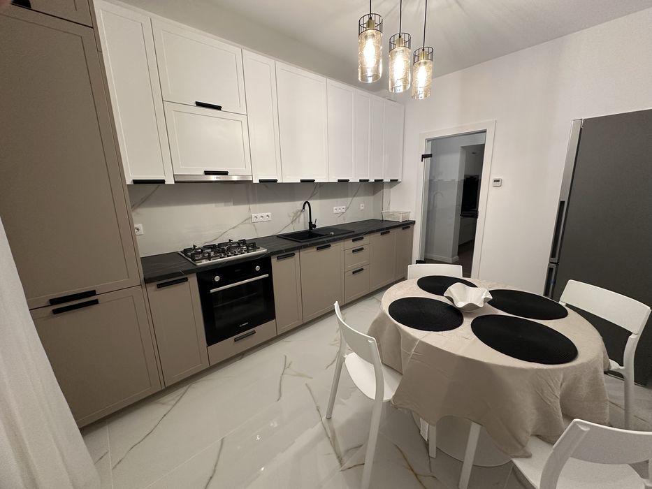 Inchiriez apartament 3 camere