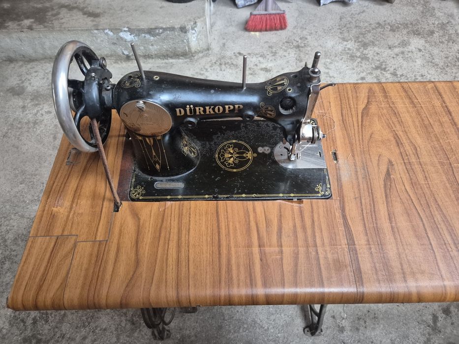Mașină de cusut DURKOPP - 700 RON