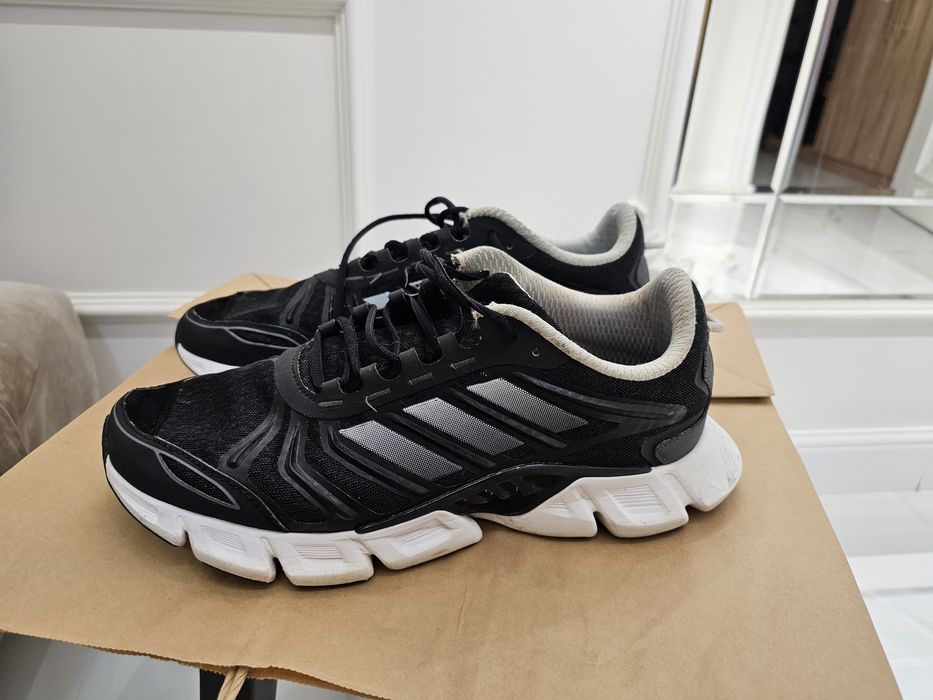 Кроссовки Adidas беговые