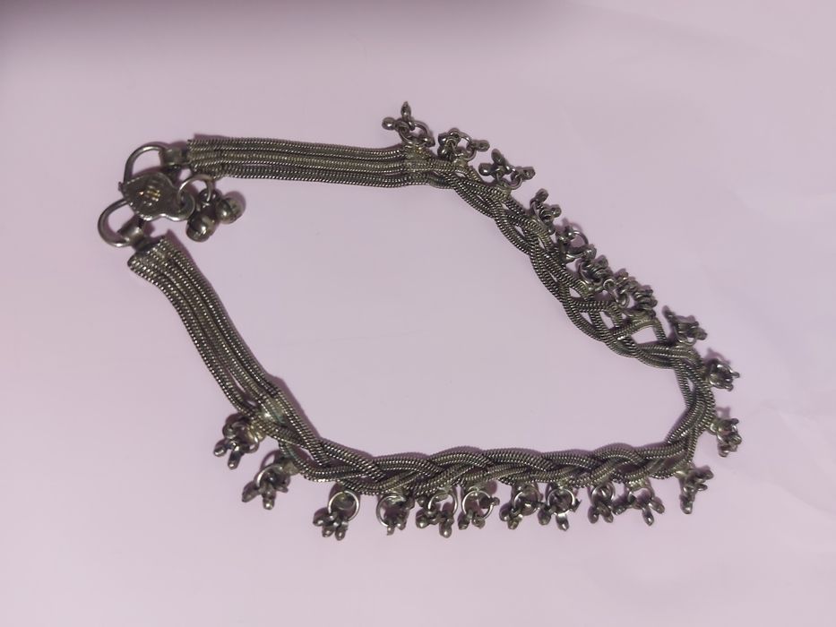 Индийский браслет на ногу.