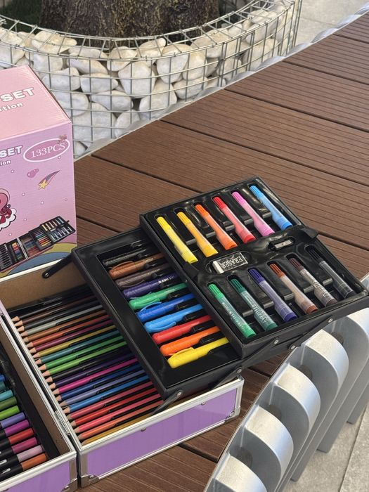 Набор для рисования для девочек, мальчиков 133 предм (3-етаж)