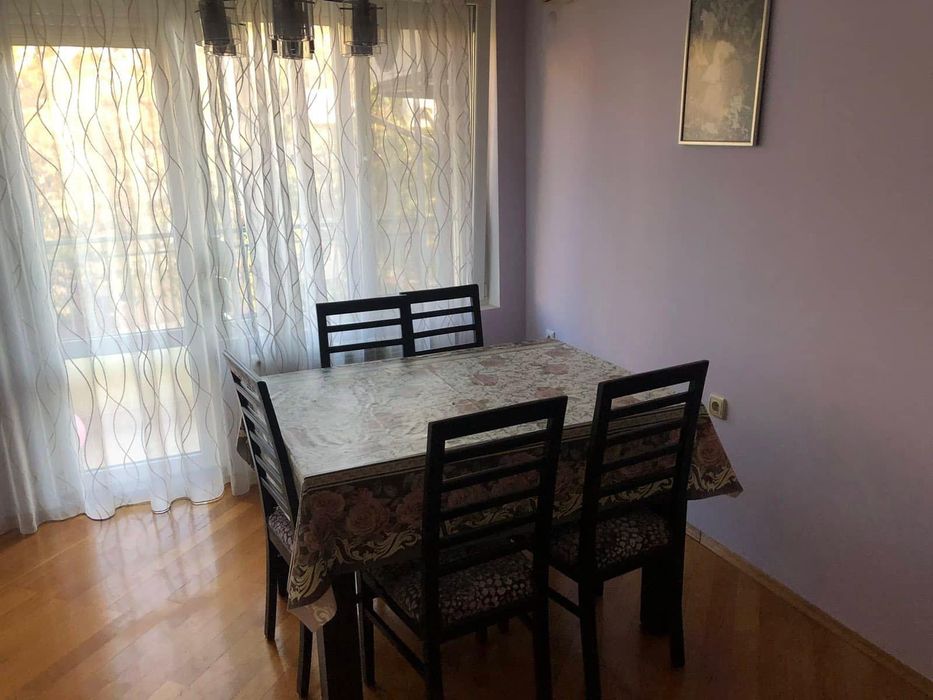 Дава се под наем Тристаен апартамент в Бургас, Център - 110 кв.м за 663 € - Снимка #4