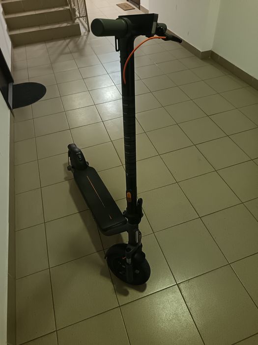 Vând trotineta Xiaomi